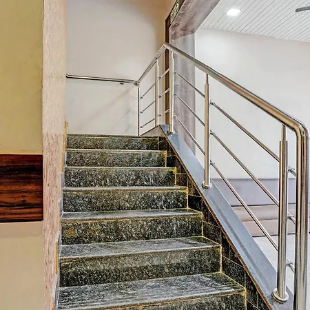 Oyo Blue Sapphire Residency Near Chhatrapati Shivaji International Airport Hotel
