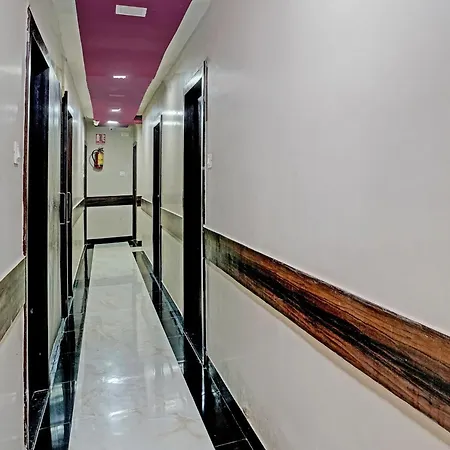 Hotel Oyo Blue Sapphire Residency Near Chhatrapati Shivaji International Airport 3*