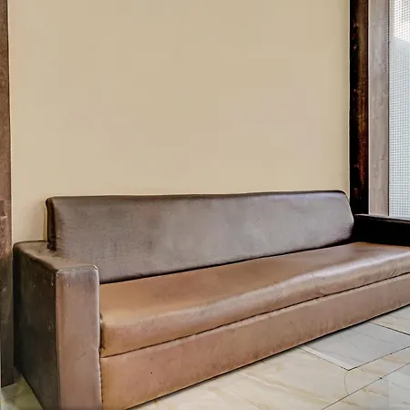 Hotel Oyo Blue Sapphire Residency Near Chhatrapati Shivaji International Airport