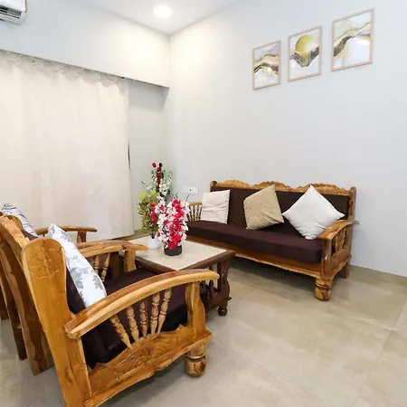 Pinaki Comfort Parle - Near Airport Apartment Mumbai
