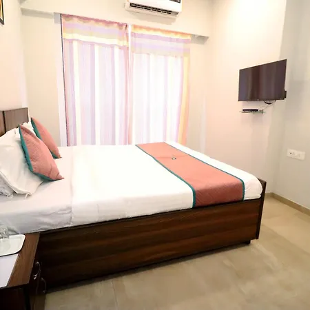 Pinaki Comfort Parle - Near Airport *