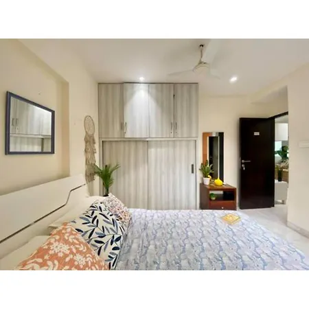 Connekthomes -Modern 3Bed3Bath In Prime Bandra Neighborhood Apartment