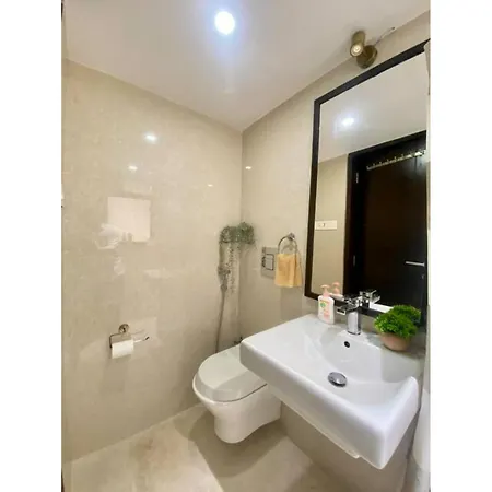 Connekthomes -Modern 3Bed3Bath In Prime Bandra Neighborhood Apartment