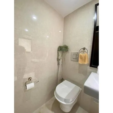 Connekthomes -Modern 3Bed3Bath In Prime Bandra Neighborhood Apartment Mumbai