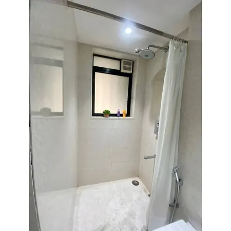 Apartment Connekthomes -Modern 3Bed3Bath In Prime Bandra Neighborhood
