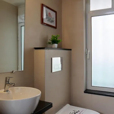 Gagal - Malad Apartment *