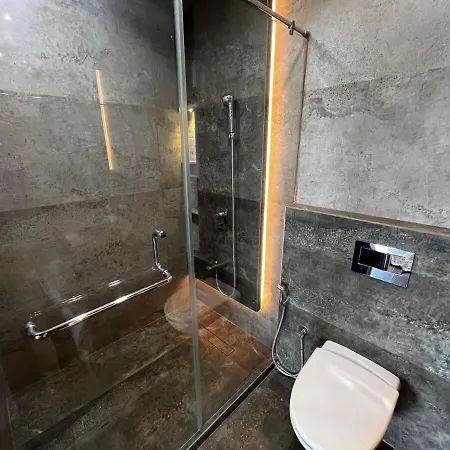 Blue Vista - Lux 5bhk *