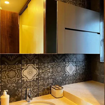 Blue Vista - Lux 5bhk *