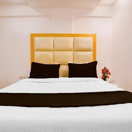 Collection O Andheri West Near Kokilaben Hospital 3*