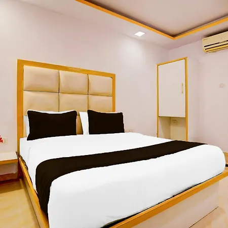 Hotel Collection O Andheri West Near Kokilaben Hospital Mumbai