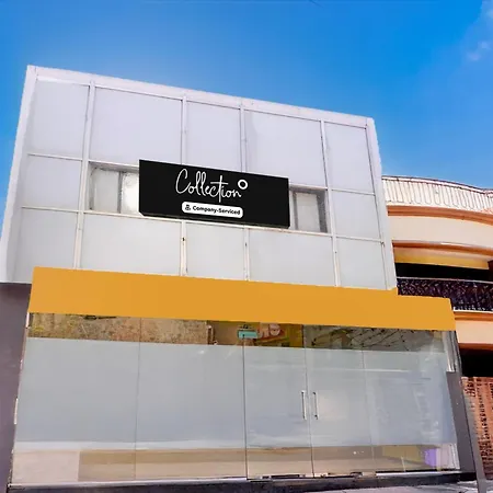 Hotel Collection O Andheri West Near Kokilaben Hospital 3*