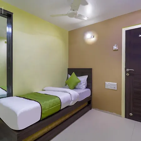 Gemini Hotel 2*