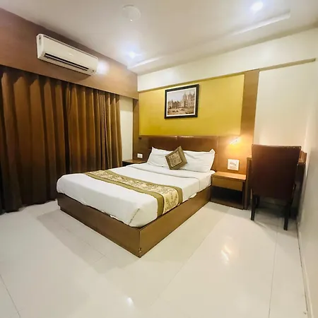 Hotel Crystal Luxury Inn- Bandra 3*