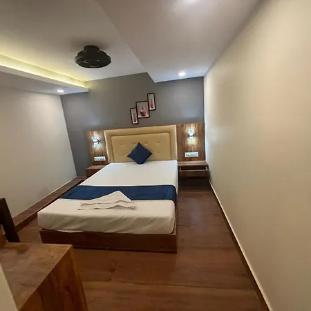 Z-a-r-a Park Goregaon West Hotel
