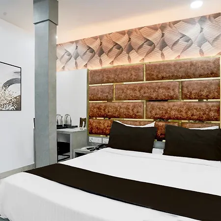 O The Pearl Hotel