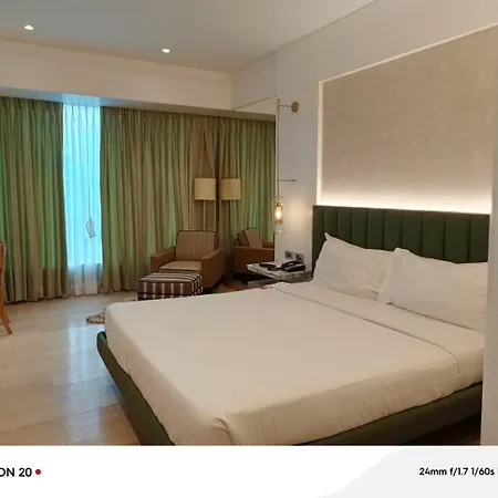 Mirage Hotel, International Airport