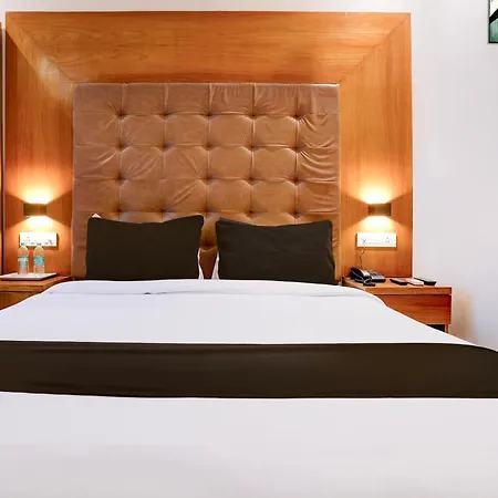 Super Townhouse Oak Times Square Le Western Hotel 3*