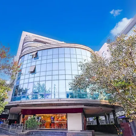 Super Townhouse Oak Times Square Le Western Hotel 3*
