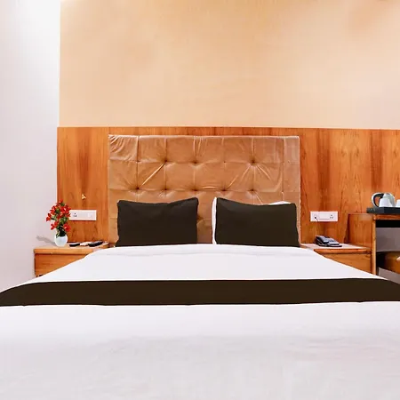Super Townhouse Oak Times Square Le Western Hotel 3*