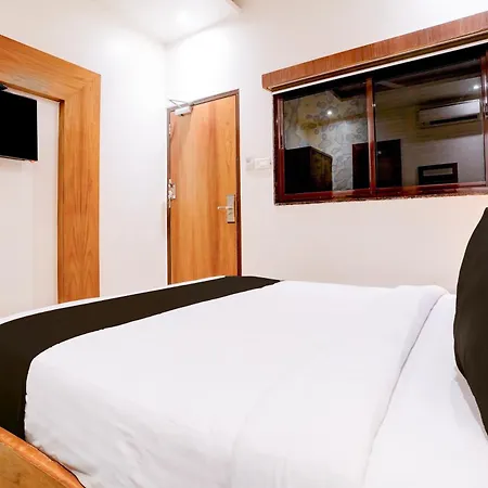 Super Townhouse Oak Times Square Le Western Hotel Mumbai