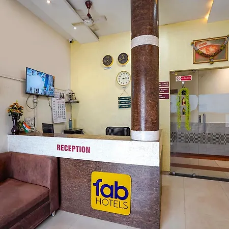 Via Kailash Park Hotel 2*