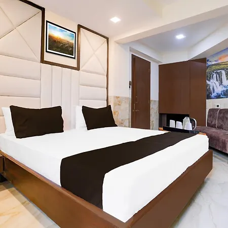 Collection O Kalyan East Hotel