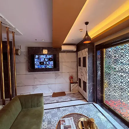 Rich * Mumbai