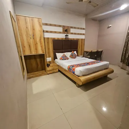 Prime Addore Palacee - Near Airport , Visa Consultant , Jio World Convention Centre Bkc