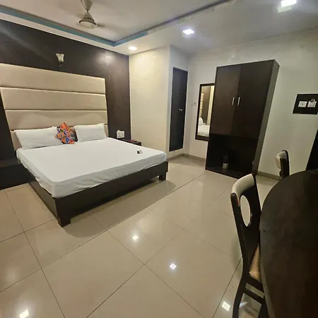 Hotel Prime Addore Palacee - Near Airport , Visa Consultant , Jio World Convention Centre Bkc 3*
