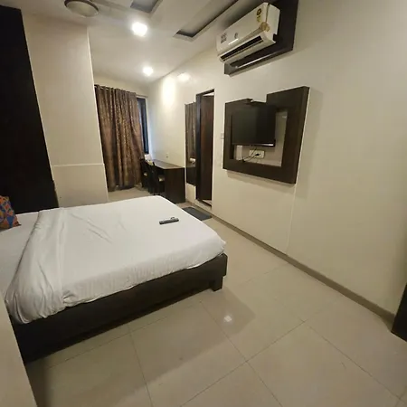 Prime Addore Palacee - Near Airport , Visa Consultant , Jio World Convention Centre Bkc Hotel Mumbai