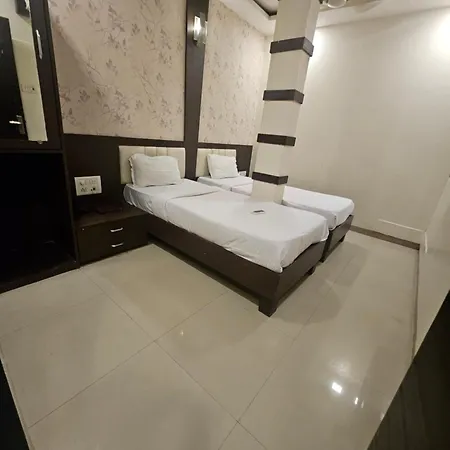 Hotel Prime Addore Palacee - Near Airport , Visa Consultant , Jio World Convention Centre Bkc Mumbai