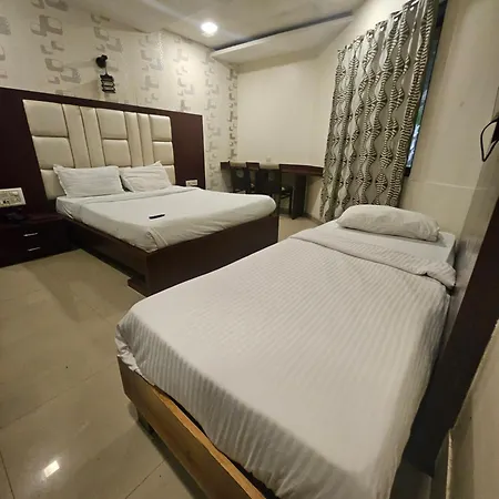 Prime Addore Palacee - Near Airport , Visa Consultant , Jio World Convention Centre Bkc Hotel 3*