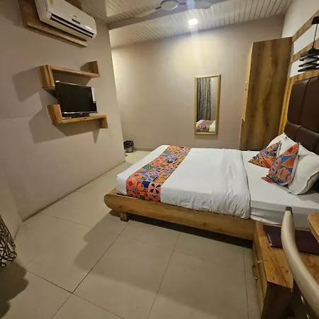 Hotel Prime Addore Palacee - Near Airport , Visa Consultant , Jio World Convention Centre Bkc