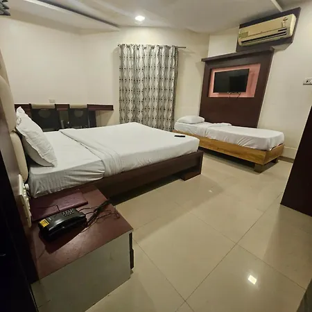 Hotel Prime Addore Palacee - Near Airport , Visa Consultant , Jio World Convention Centre Bkc 3*