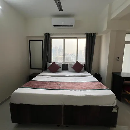 Pinaki Comfort Malad - Near Nesco & Oberoi Mall Hotel