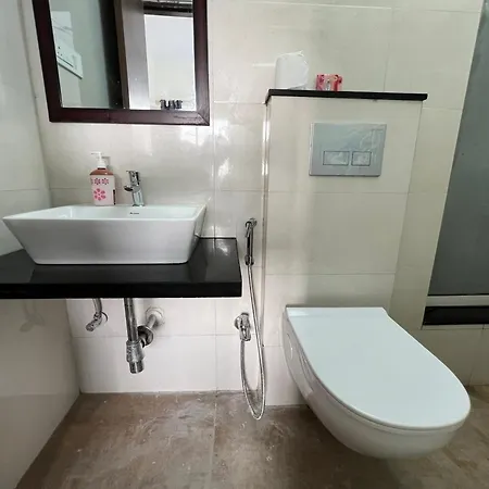 Hotel Pinaki Comfort Malad - Near Nesco & Oberoi Mall Mumbai