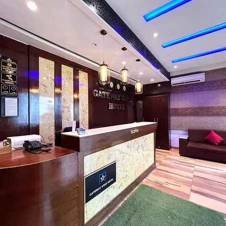 Gateway Star Hotel 3*