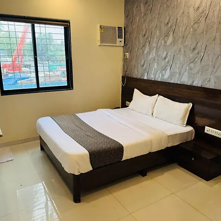 Garden Palace Hotel 3*