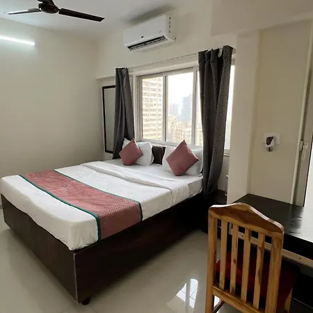 Pinaki Comfort Malad - Near Nesco & Oberoi Mall 3* Mumbai