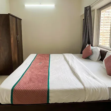 Pinaki Comfort Malad - Near Nesco & Oberoi Mall