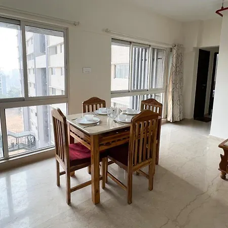 Pinaki Comfort Malad - Near Nesco & Oberoi Mall Hotel