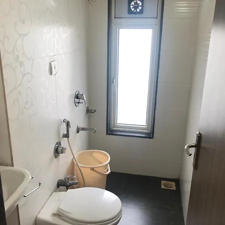 Treat Homes Service In Bkc Siddhant 401 Homestay