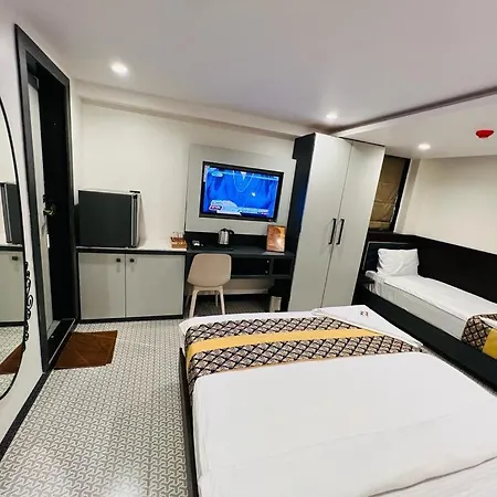 Hotel Rich *