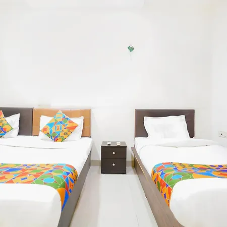 Fabhotel Rio House