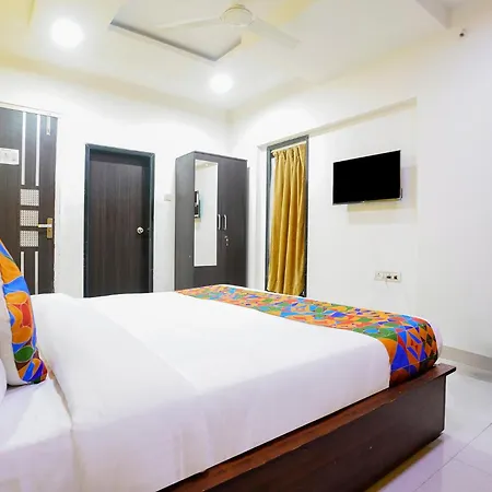 Fabhotel Rio House