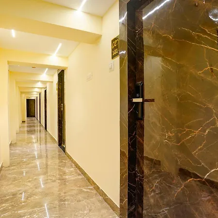 Crystal By Glitz Hotel 3*