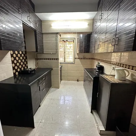 2 Bhk Luxurious Service Apartment In Mumbai * Mumbai