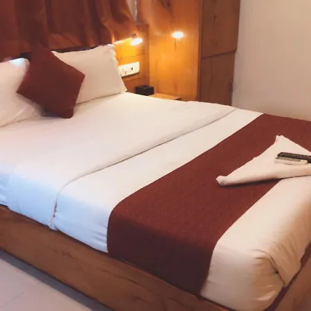 Grandeur-near International Airport Hotel