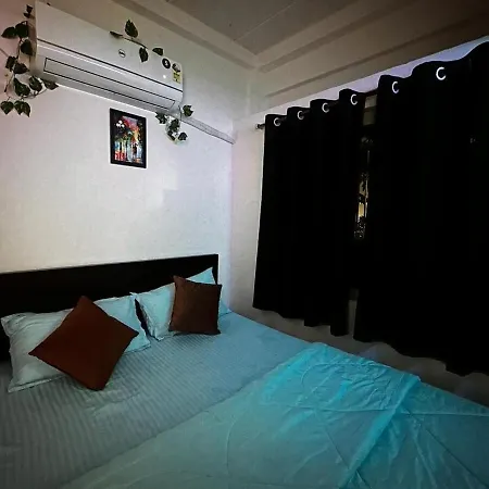 Apartment In Oshiwara Andheri#12 *