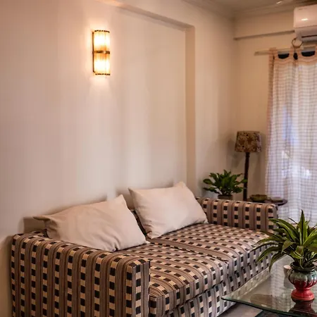 Serene In Chuim Near Carter Road Apartment Mumbai
